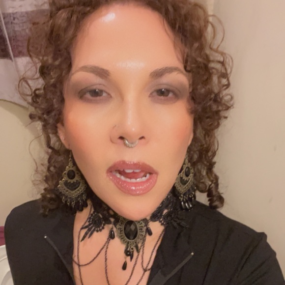 Meet your Posher, Sharon - Picture 6 of 9